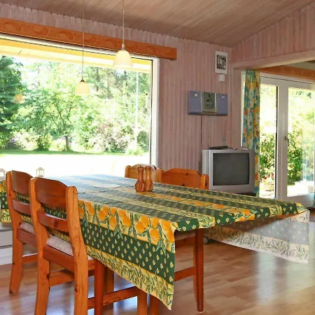 Two-bedroom Holiday In 7 * Dannemare