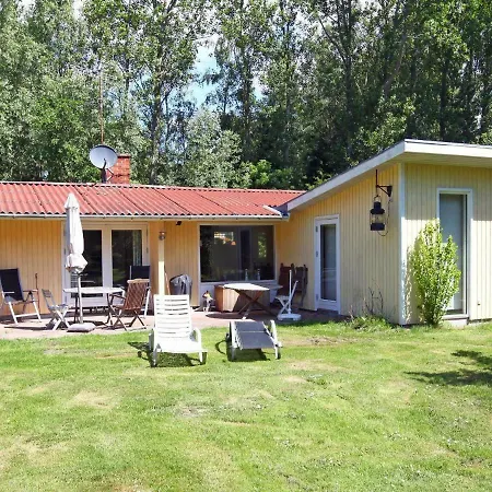 Feriehus Two-bedroom Holiday In 7 *